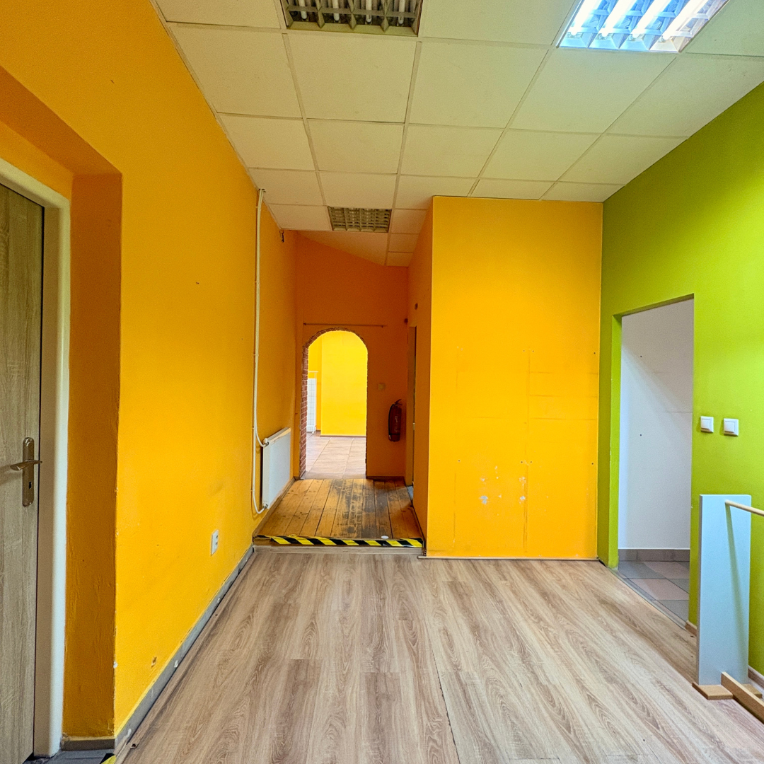 Atraktívny obchodný priestor v centre Levíc - 3