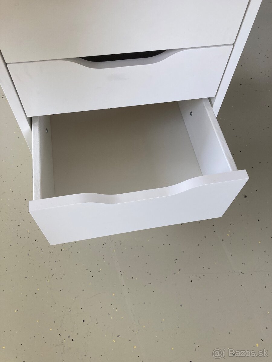 Kancelársky stolík - 3