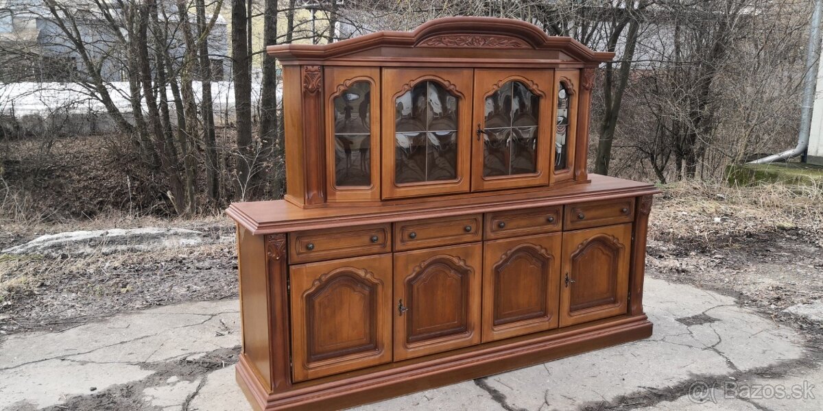 Rustikálna dlhá komoda s vitrínou - 3