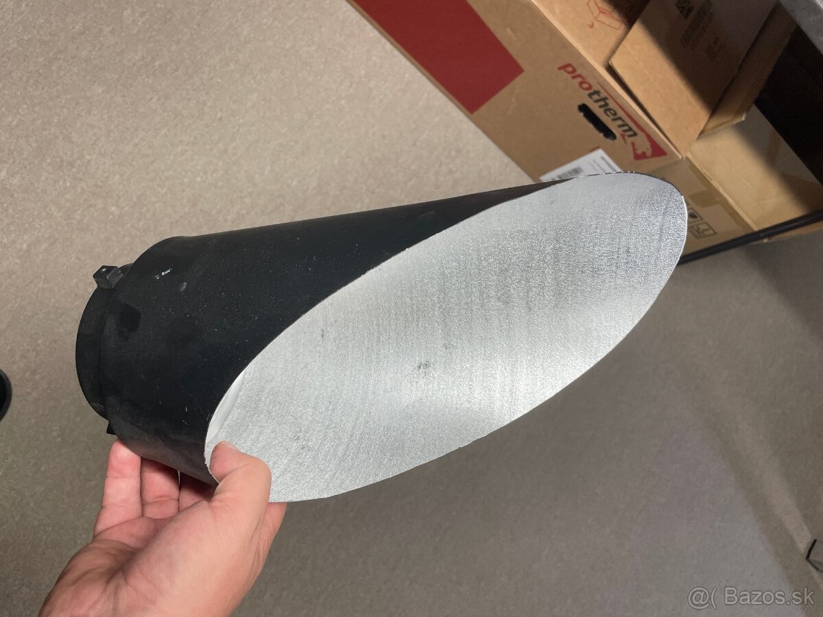 Zoom Reflector / alebo štúdiový reflektor s asymetrickým výr - 3