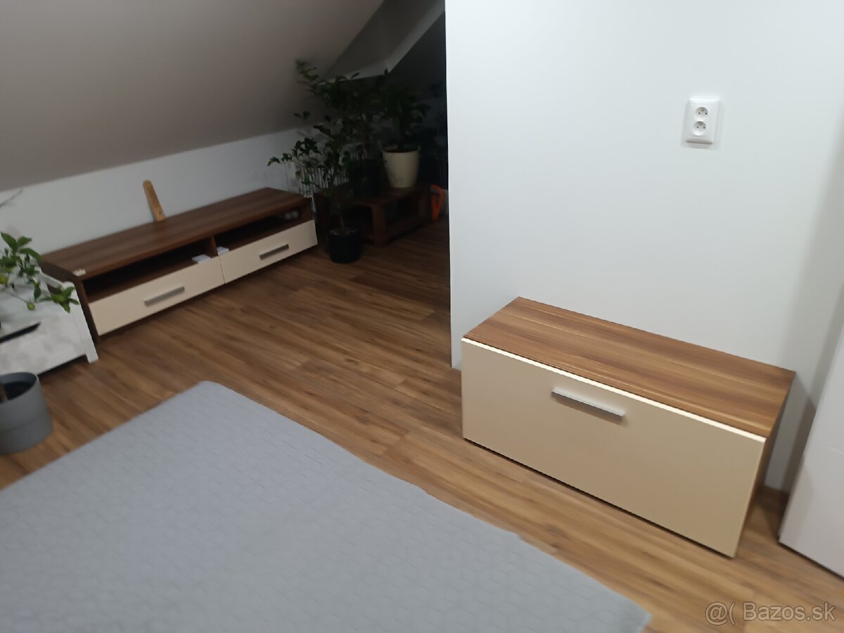 Predam postel zo pc stolikom - 3