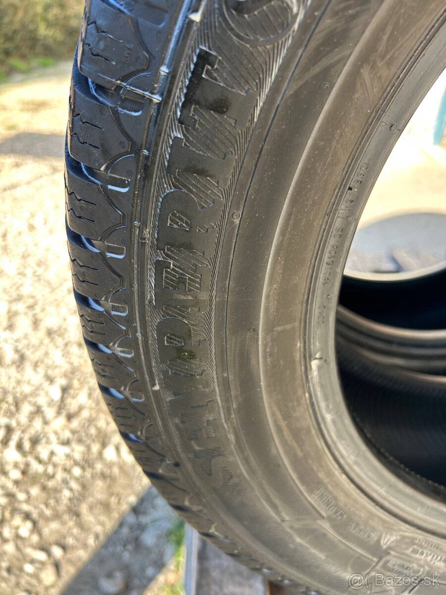 Semperit 215/65/16”C-109/107R - 3