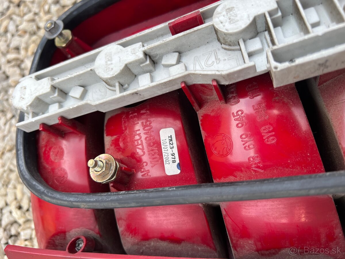 Svetlo Škoda fabia 1 LZ - 3