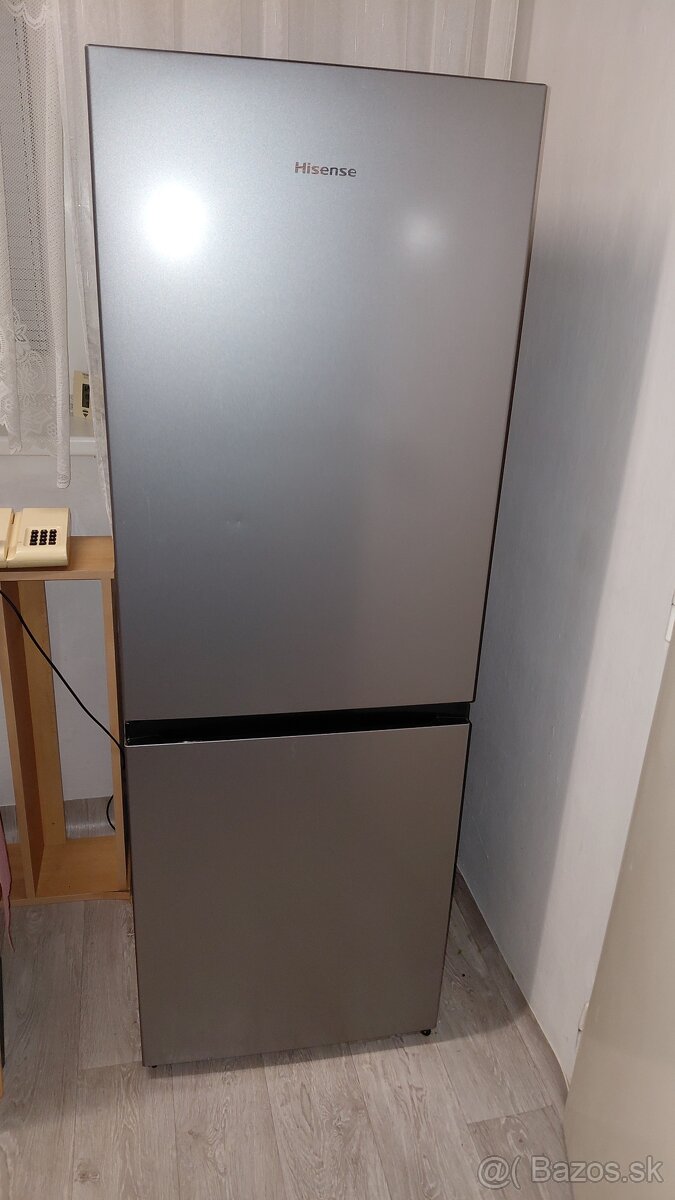 Chladnička s mrazničkou HISENSE - 4 ročná - 3