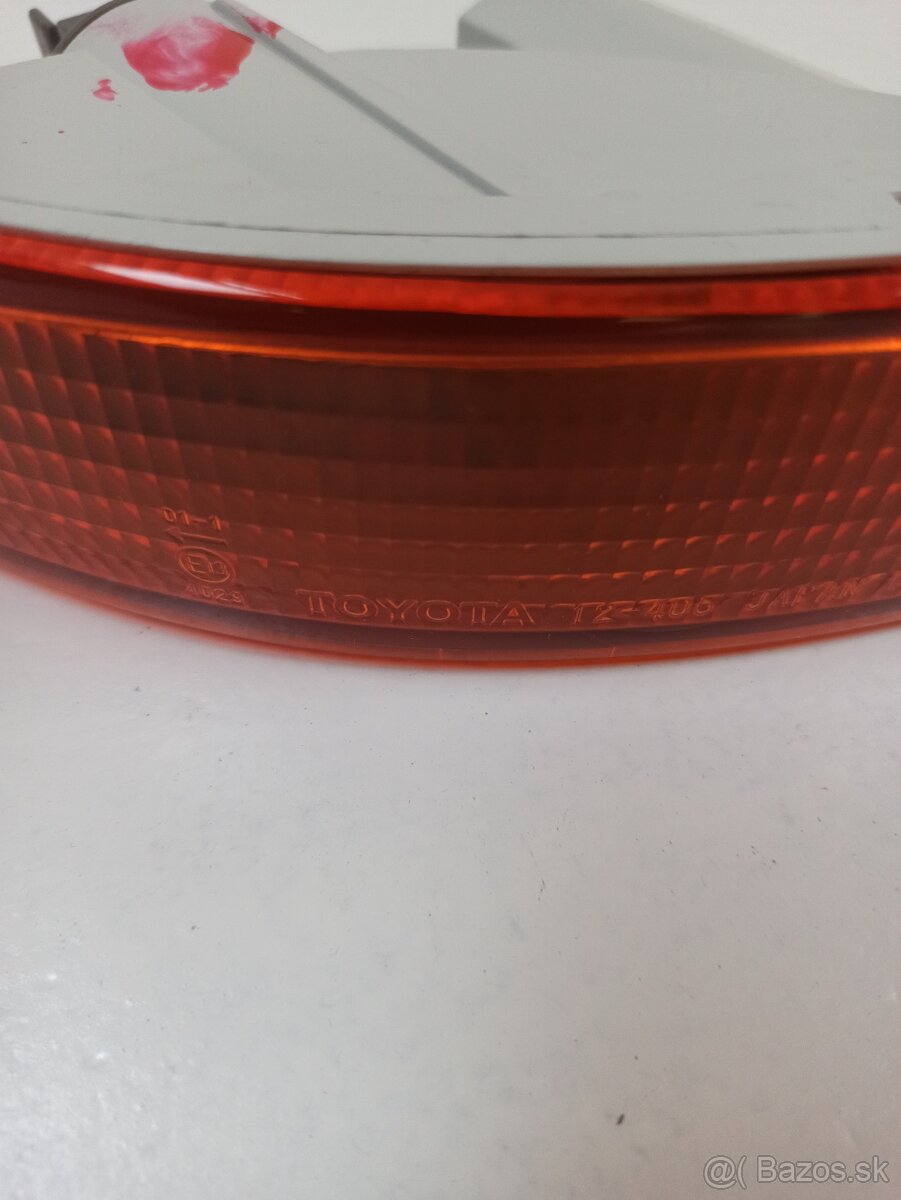 Pravá predná smerovka OEM Toyota Corolla E10 - 3