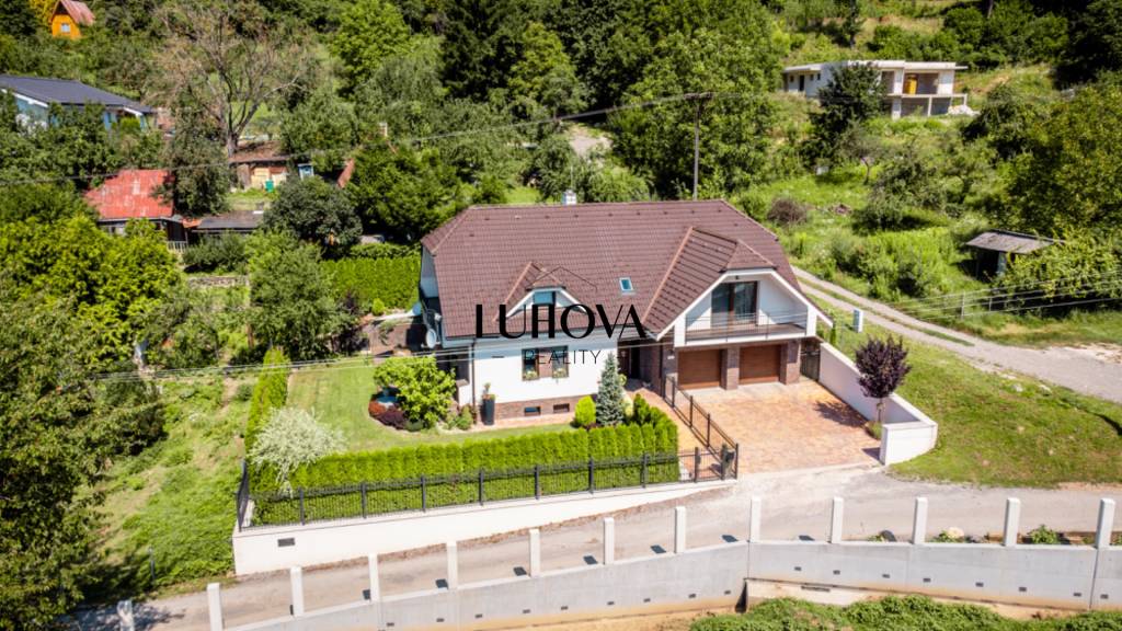 CHARIZMATICKÝ DOMOV vo výbornej lokalite - 3