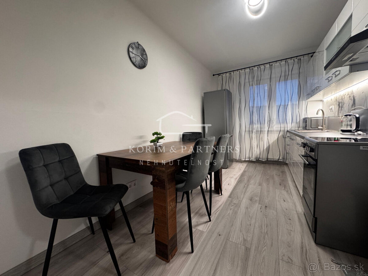 ZARIADENÝ zrekonštruovaný 2 izbový byt na Budovateľskej, Kom - 3