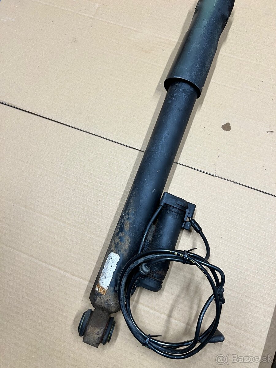 Tlmiče zadné vzduchové Mercedes W211,219 - 3