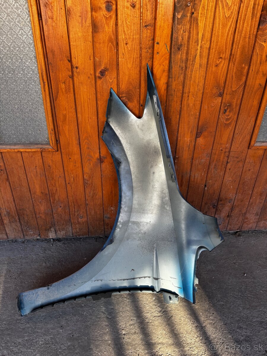 VW Touran 2015- pravý blatník - 3