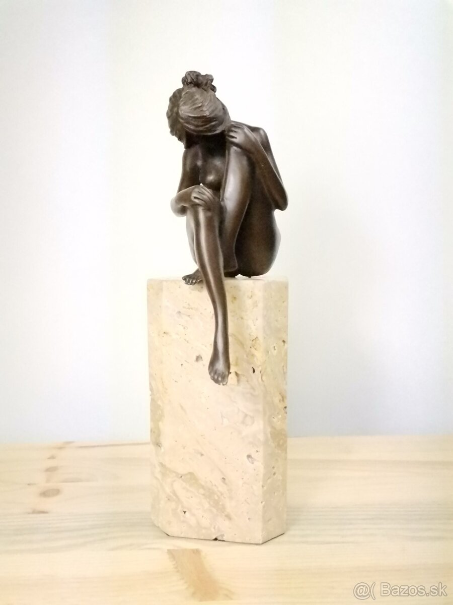 Bronzové sochy - ženské akty - 3