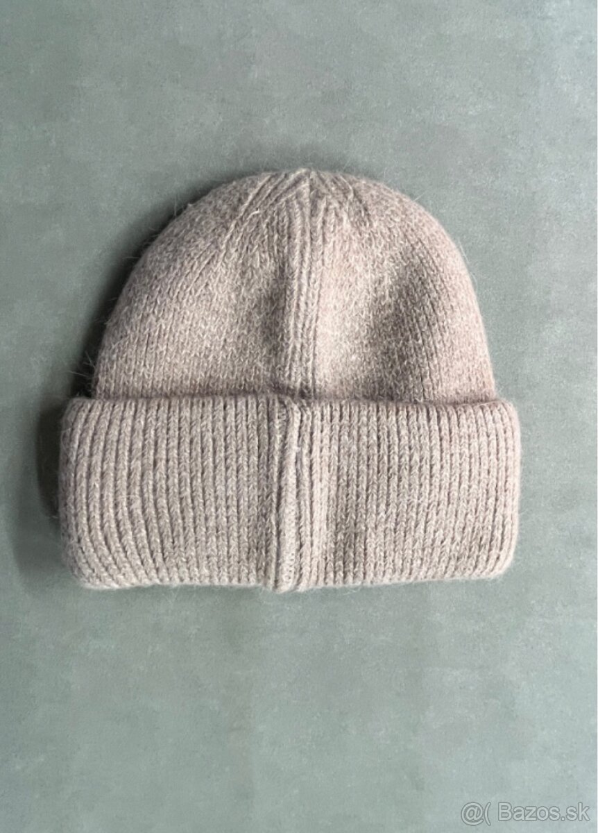 Krásna zimná čiapka značky Coco Chanel - 3