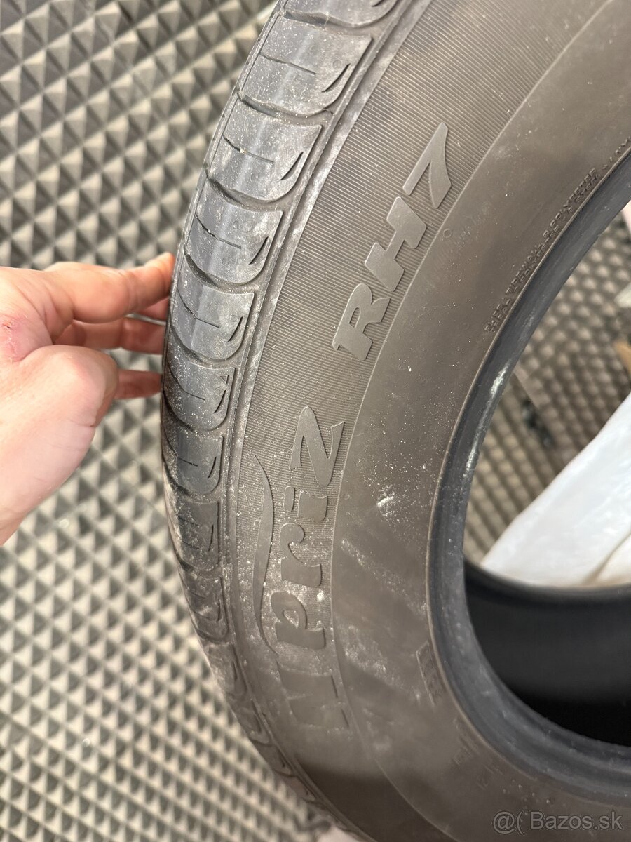 Nexen 255/60 r18 celoročné - 3