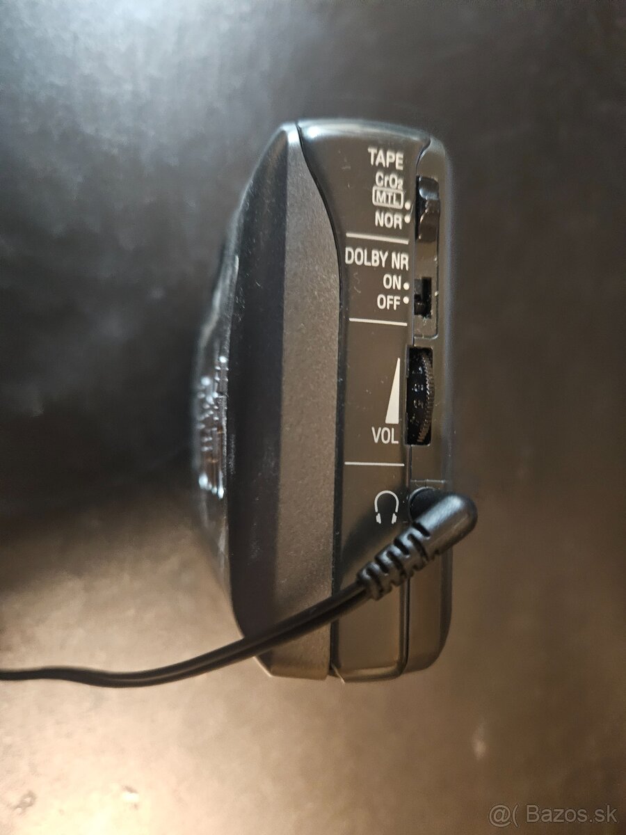 Predám funkčný walkman panasonic - 3