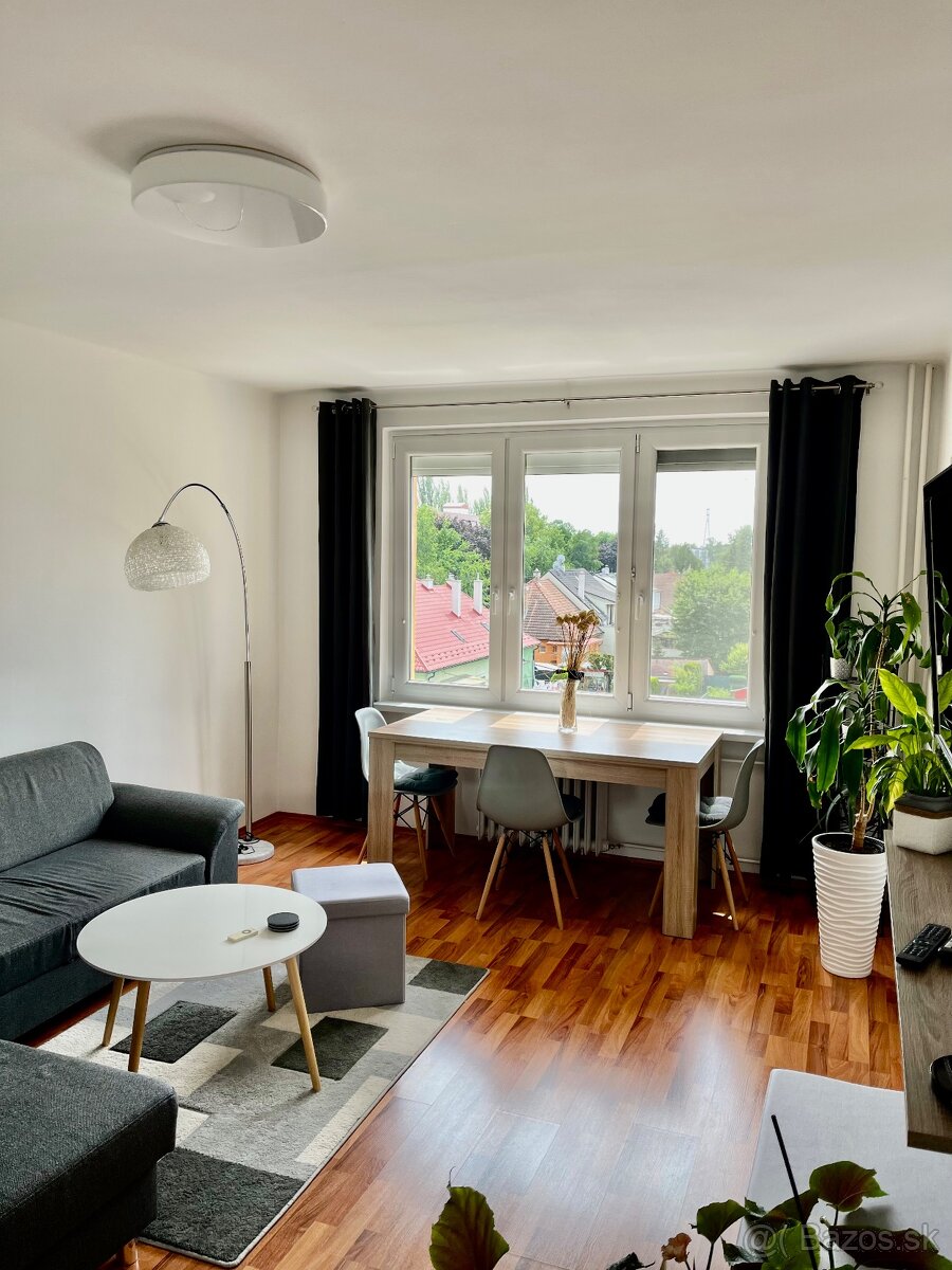 Prenájom 3-izbového bytu CENTRUM - 3