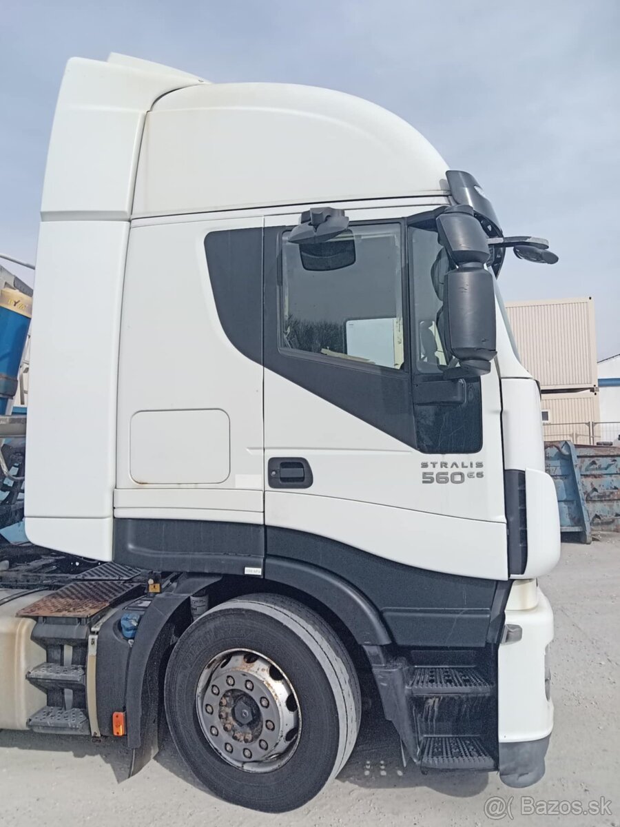 ťahač návesov - 3