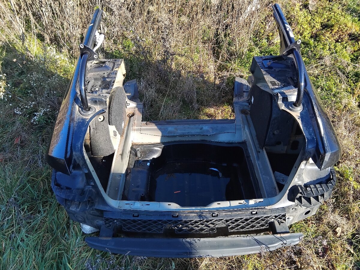 Passat B7 výrezy z karoserie - 3