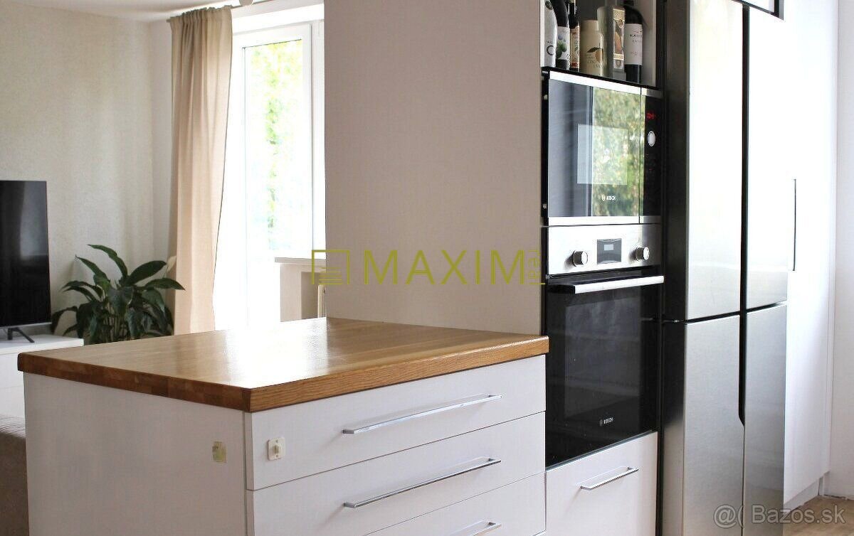 V tehlovom bytovom dome kompletne zrekonštruovaný 3-izbový b - 3