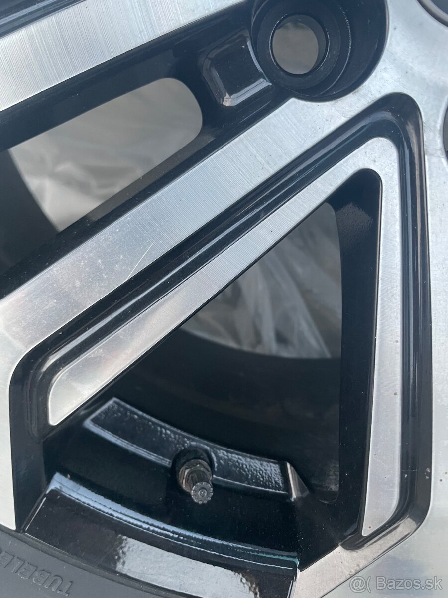 Sada Toyota RAV4 MAK J7X18, Letné 255/60 R18 Bridg. dot 2021 - 3