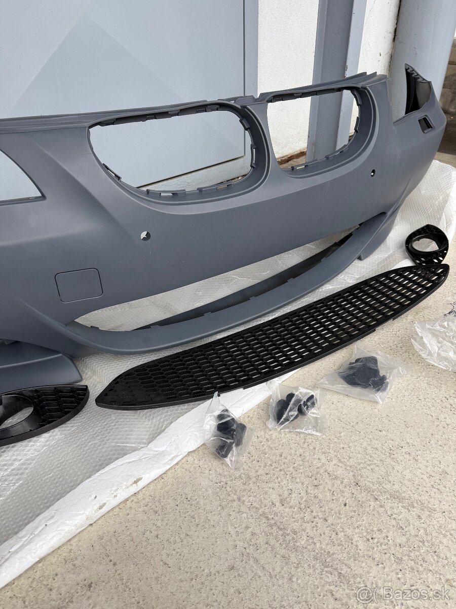 Predny M5 naraznik pre BMW E60 a E61 - 3