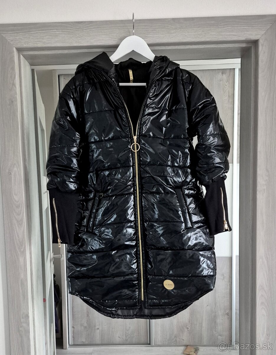 Lesklá bunda s dlhými úpletovými patentmi v.L - 3