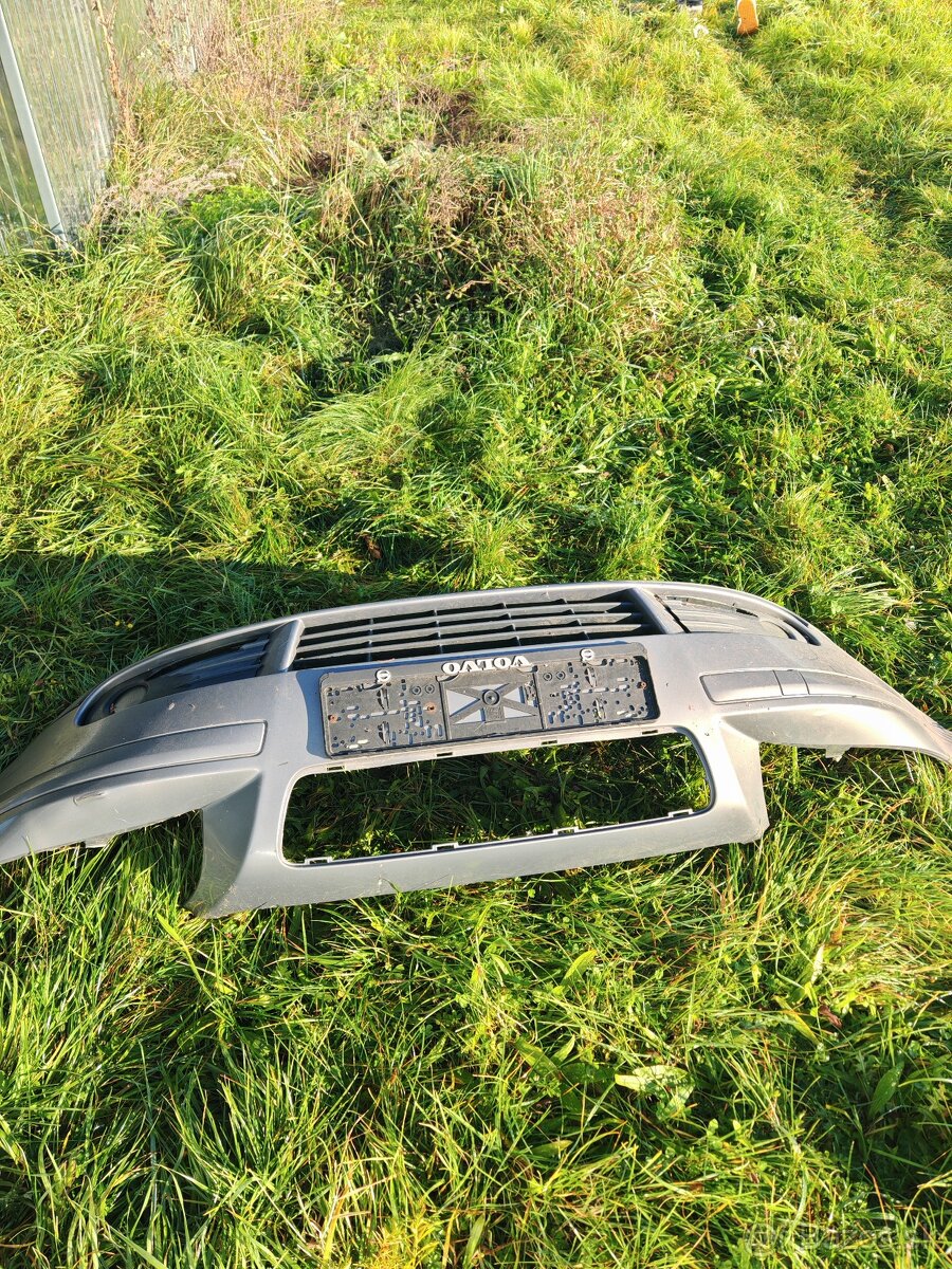 Predám predný nárazník volvo s 40 v 50 c 30 - 3