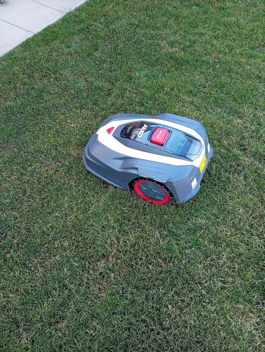 Predam roboticku kosacku ALKO - 3