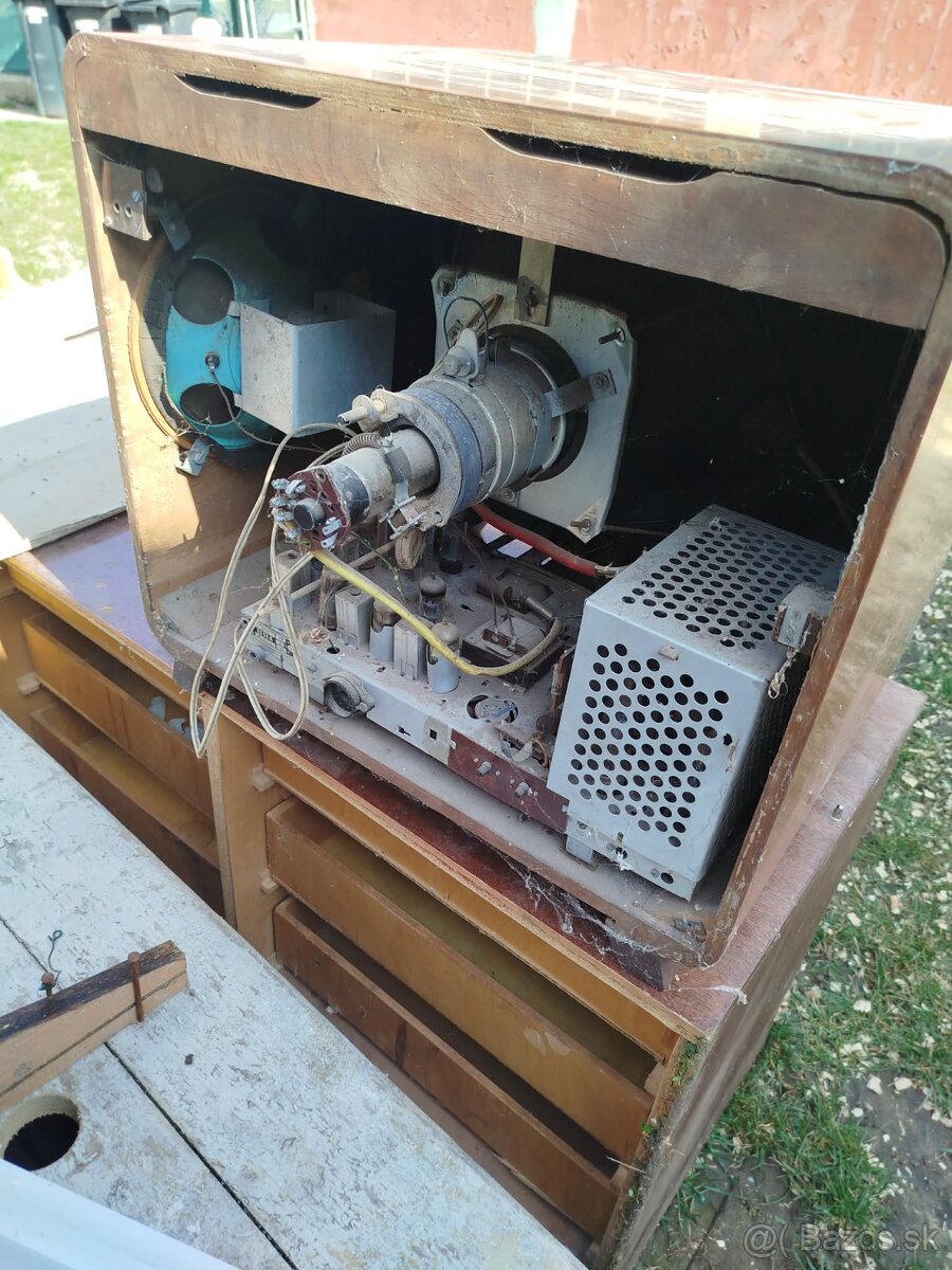 Televízor Tesla Kriváň - 3