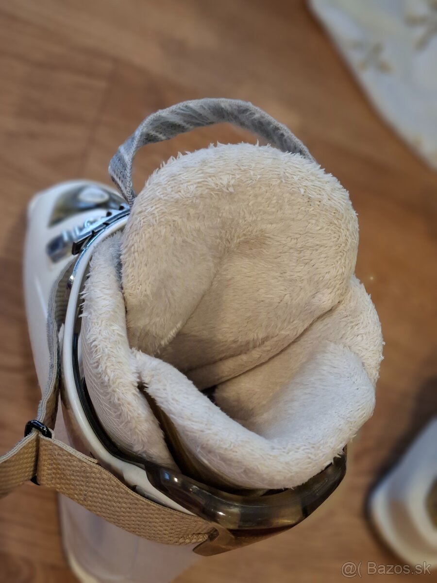 Lyžiarky a lyže - 3