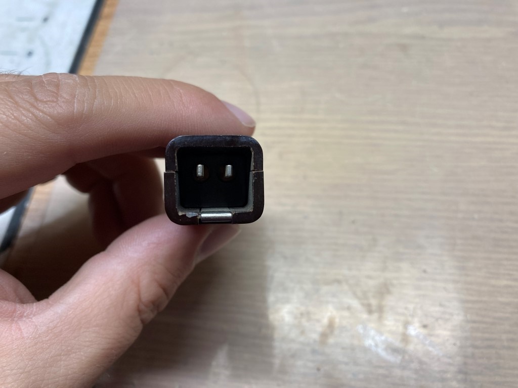 Predám konektor Tesla REMOS 5611 - 3