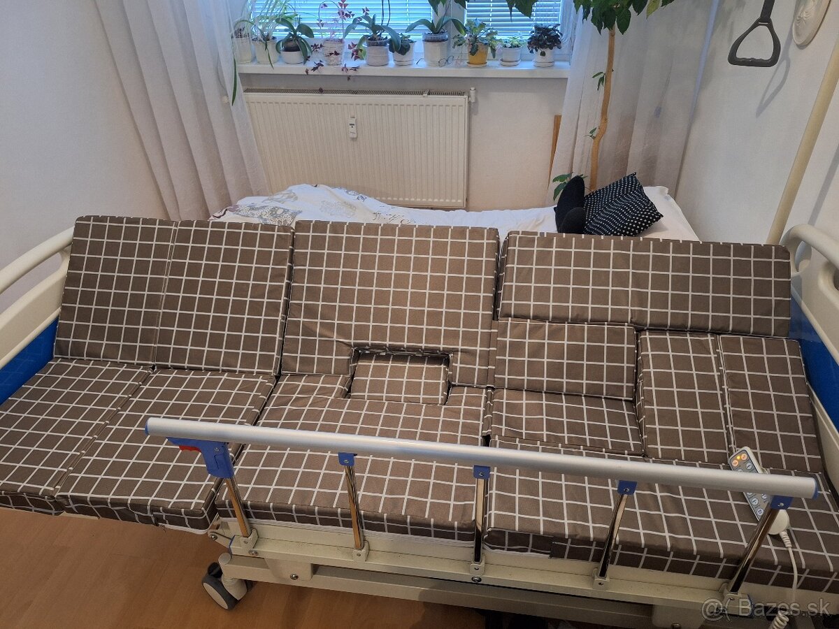 Elektrická polohovateľná zdravotná posteľ. - 3