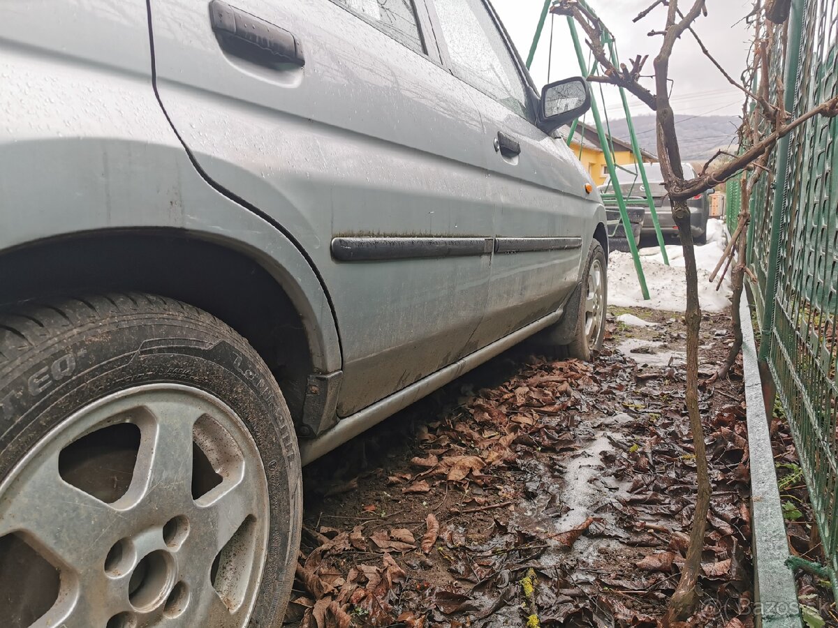 Mazda Demio 1.5 55kW r.v. 2000 - 3