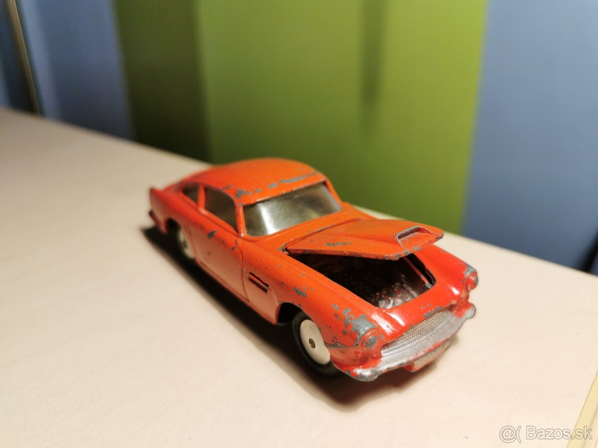 Corgi toys Aston Martin DB4 - 3