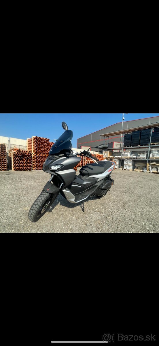Aprilia SR GT 125 - 3
