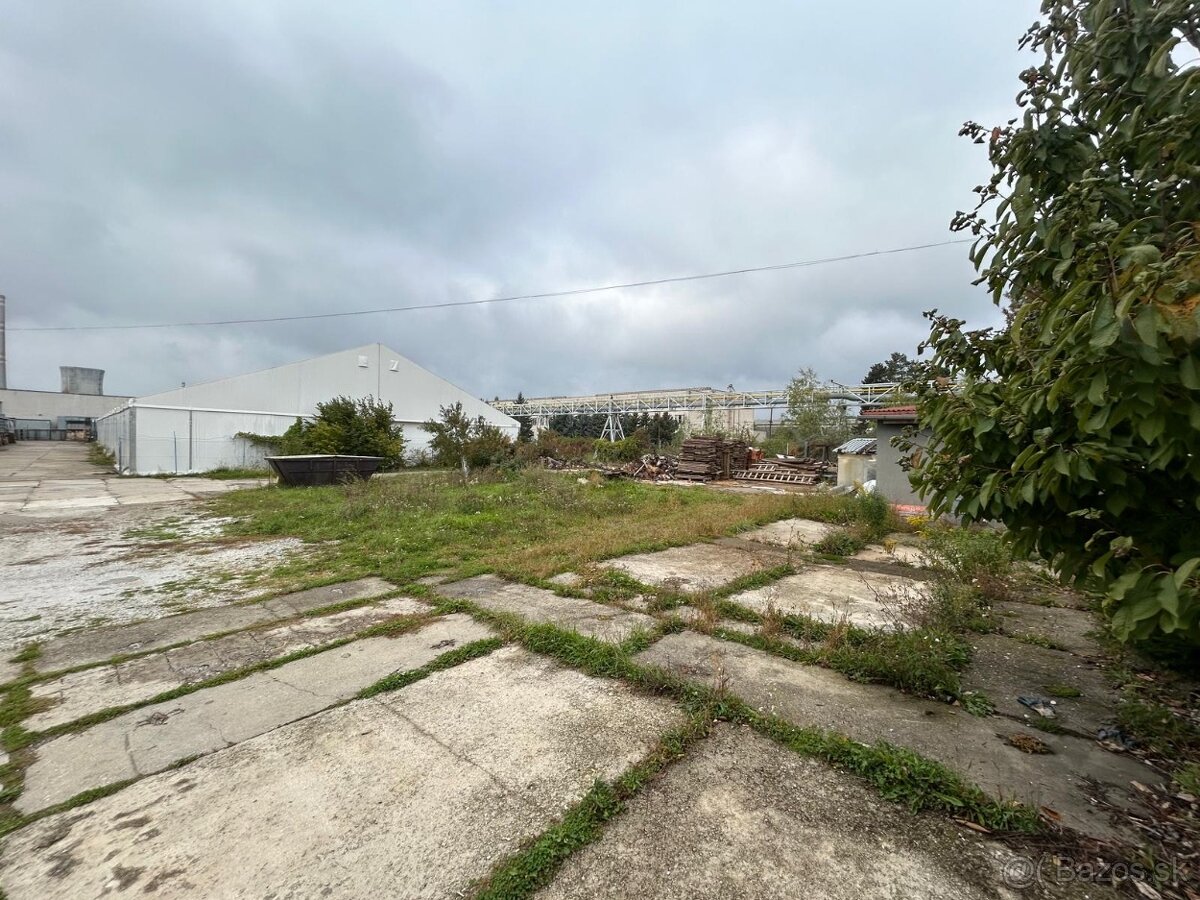 Budovy v priemyselnom areáli NA PREDAJ - 3