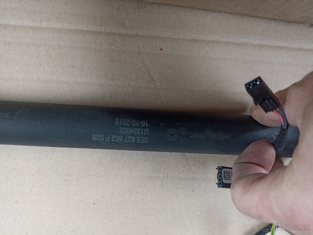 Predám vzpery kapoty Škoda Octavia 3 - 3