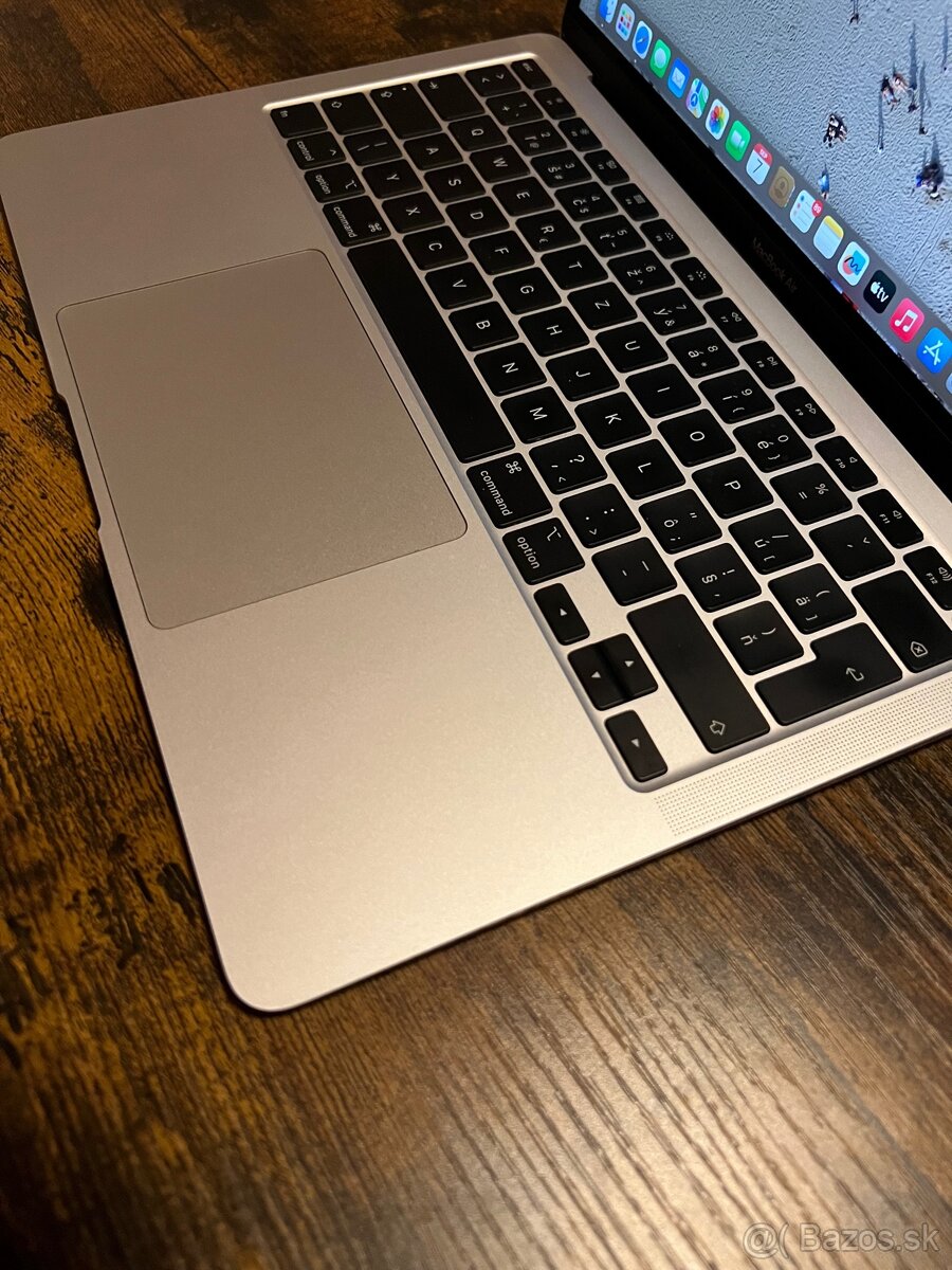 MacBook Air 13” 2020 - Top stav - 3