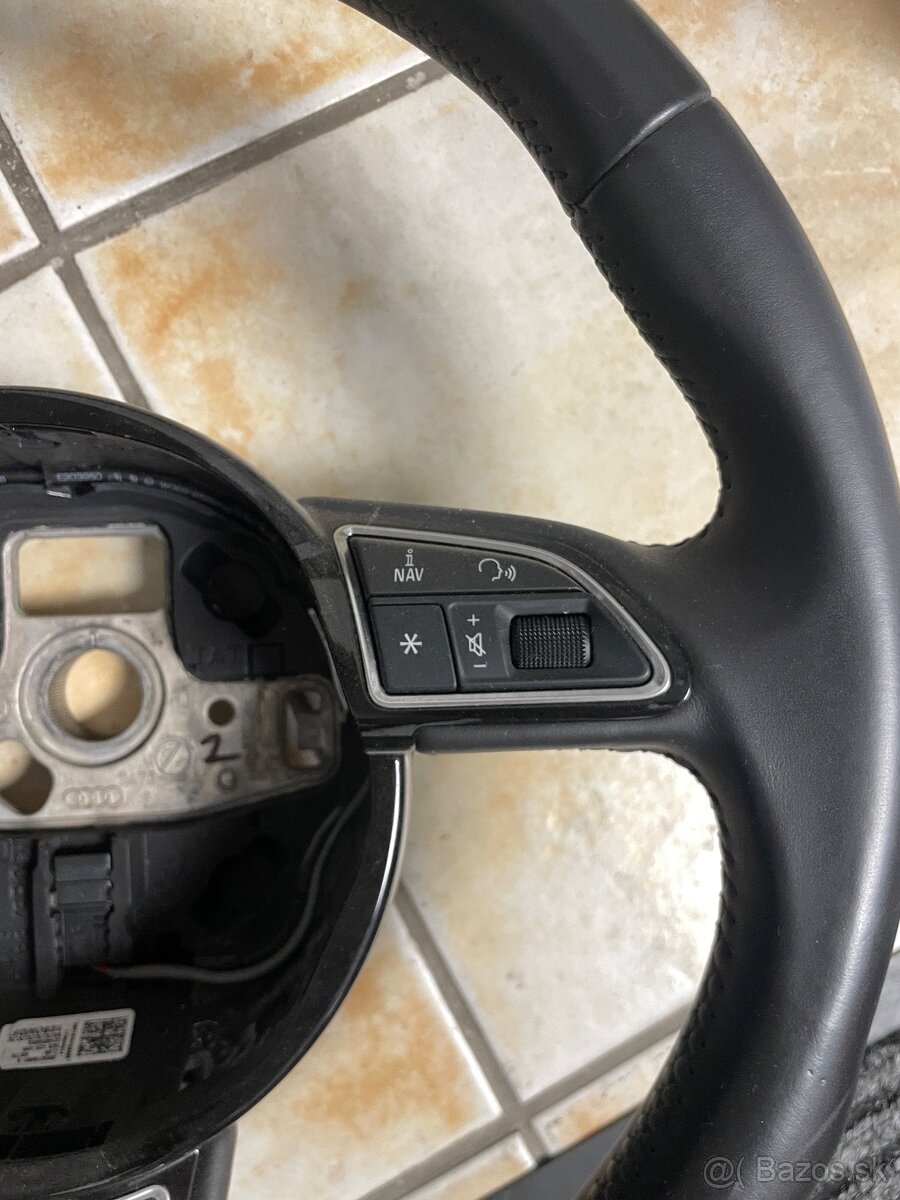Predam AUDI A3 A4 trojramenný multifunkčný volant - 3