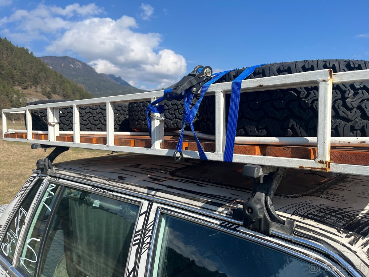 Záhradka na auto s konštrukciou stanu - 3