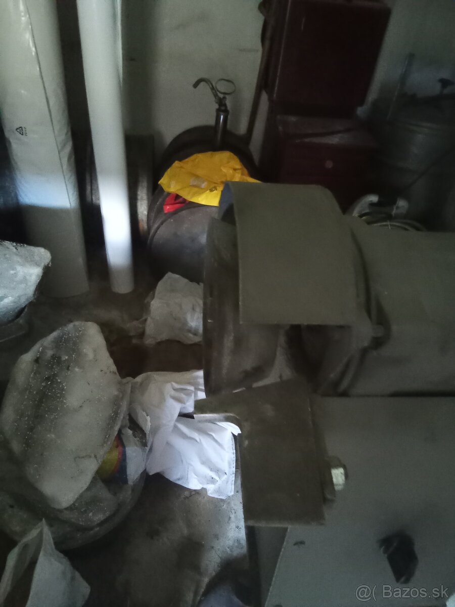 Dvojkotucova brúska - 3