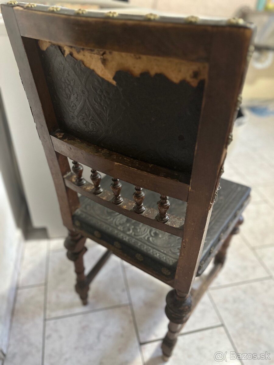 Historická drevená stolička - 3