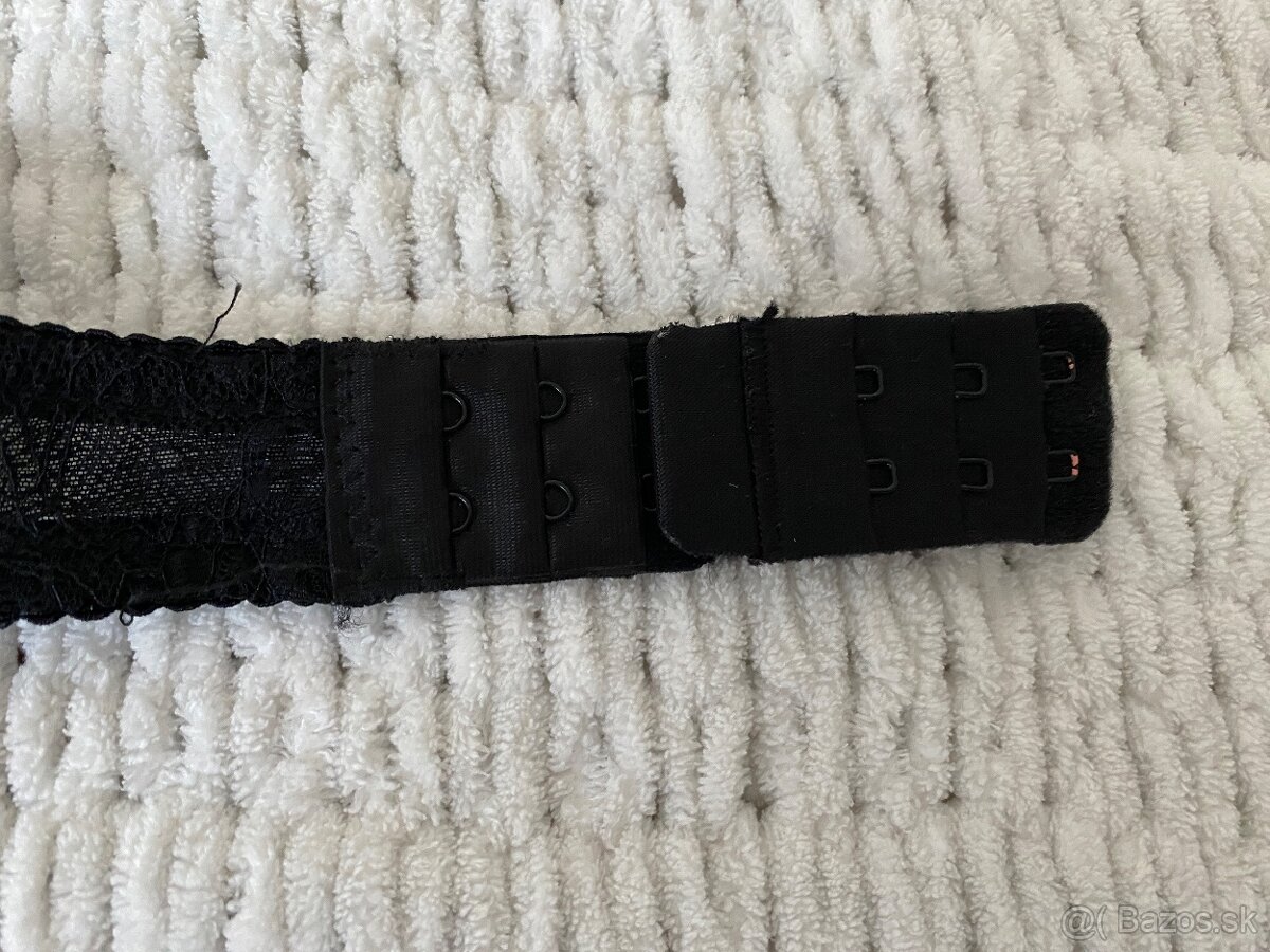 ČIERNA ČIPKOVANÁ PODPRSENKA - 3