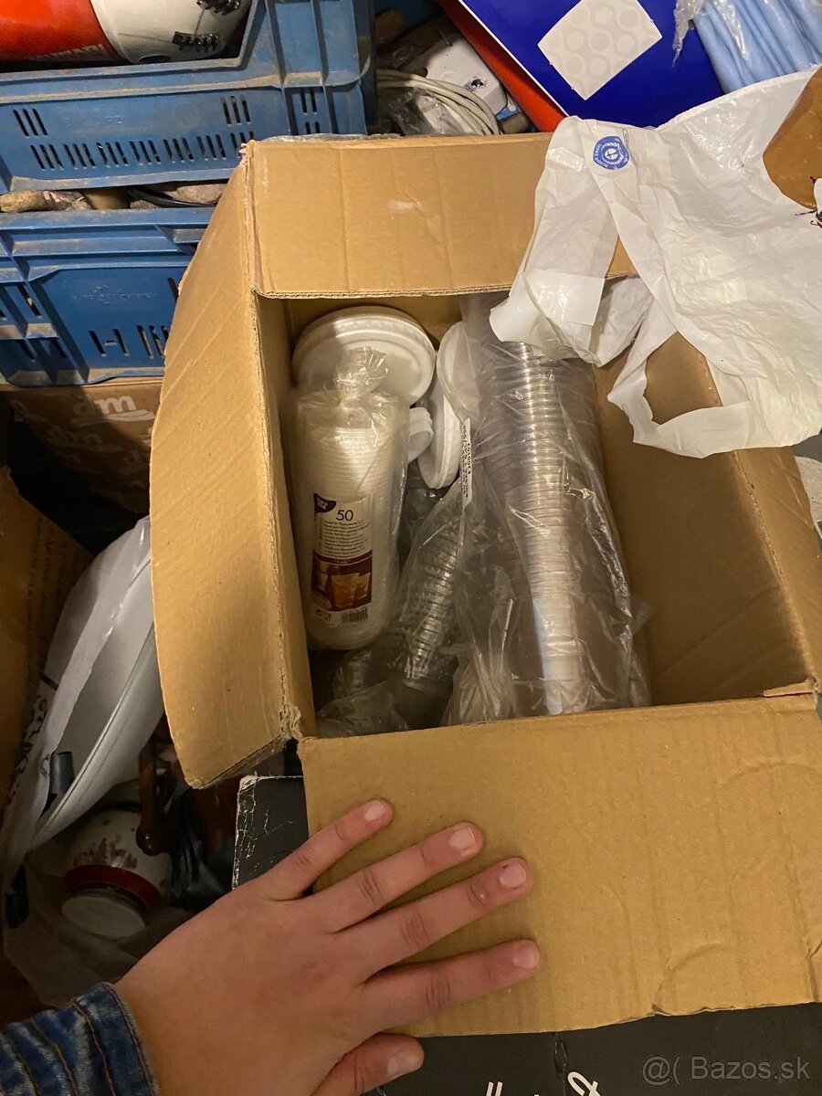 Predám plastové jedálenské veci - 3