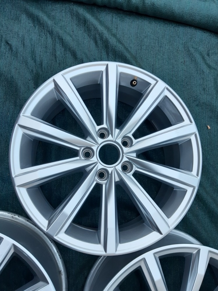 Alu disky Volkswagen Passat b8 r17 London - 3