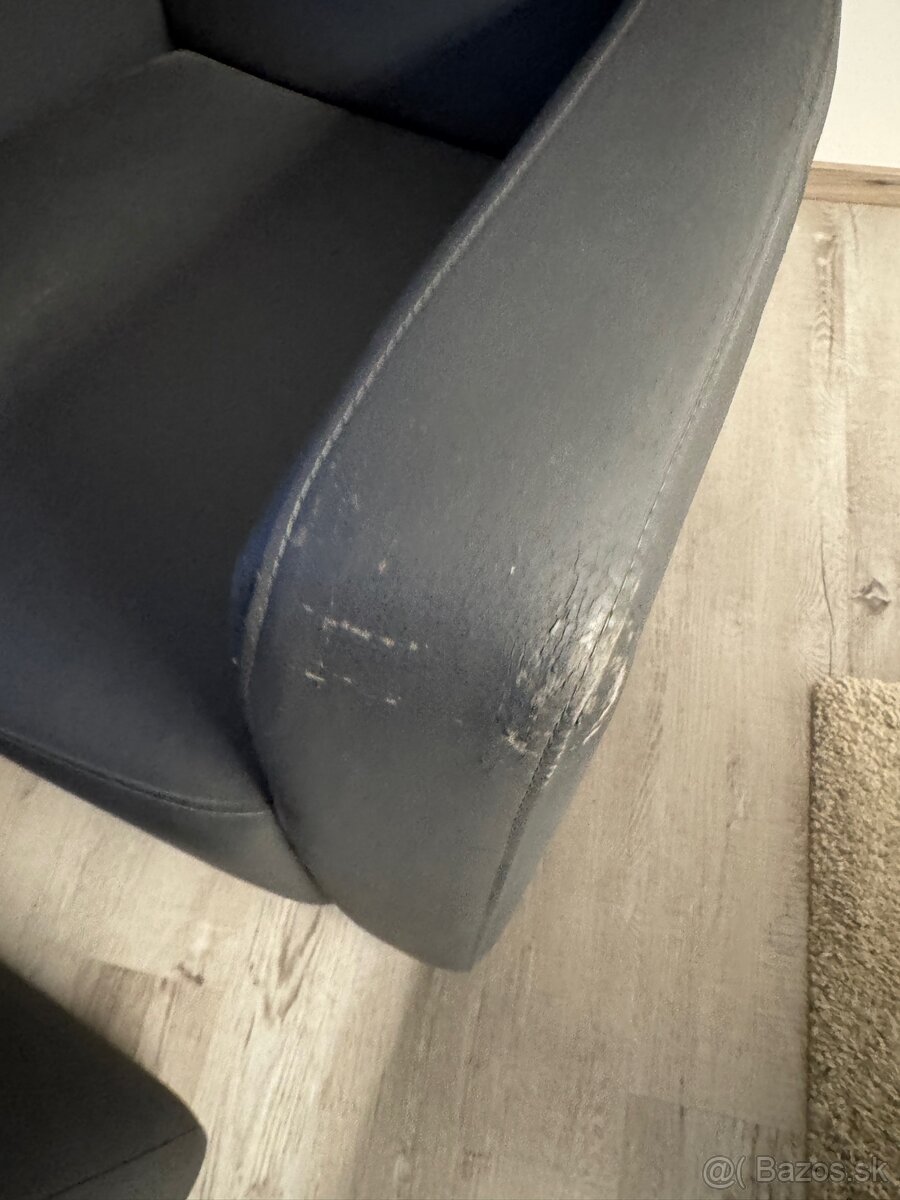 Kreslo koženkove s podnožou - 3