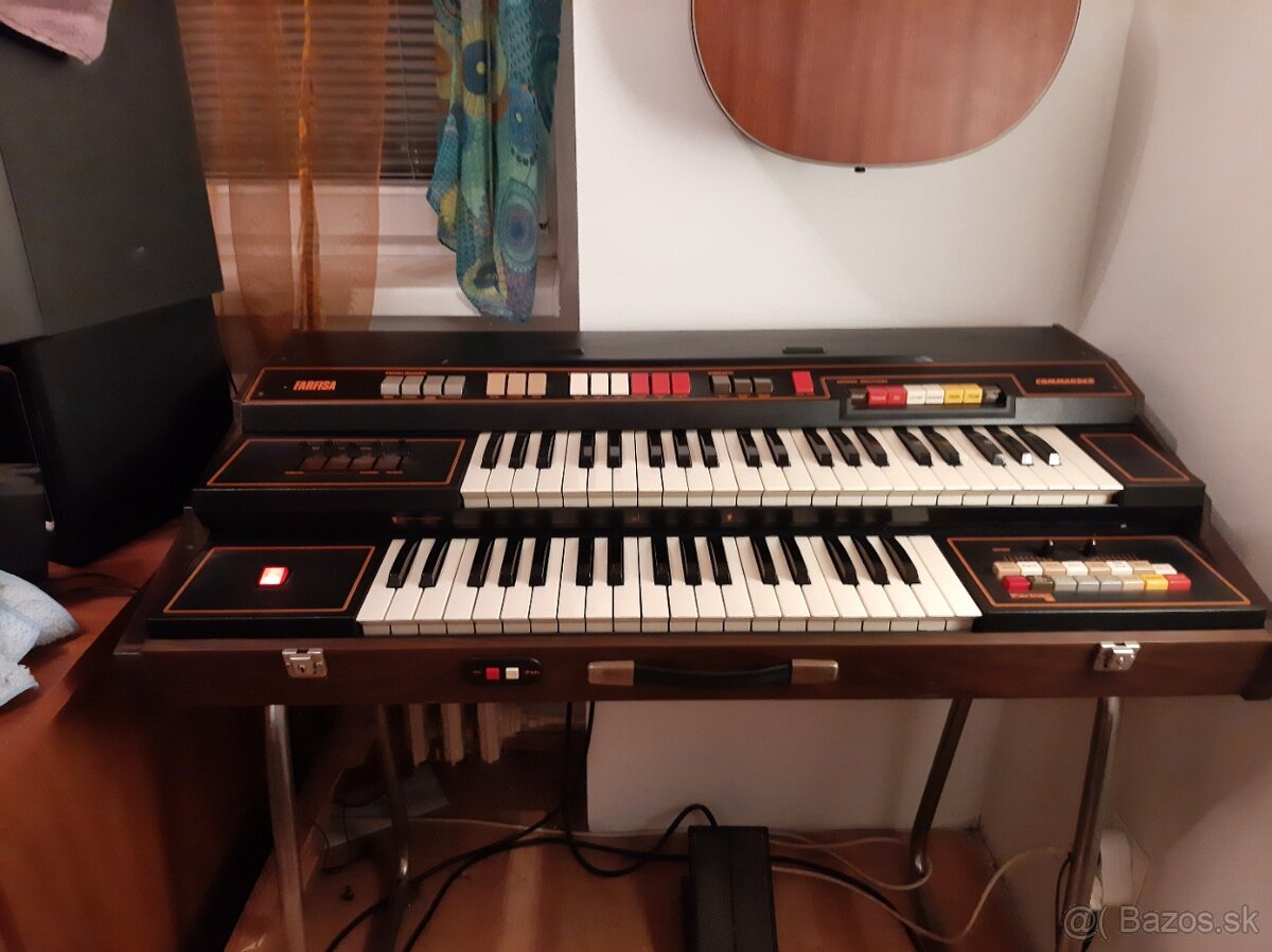 Elektricky organ Farfisa Commander - 3