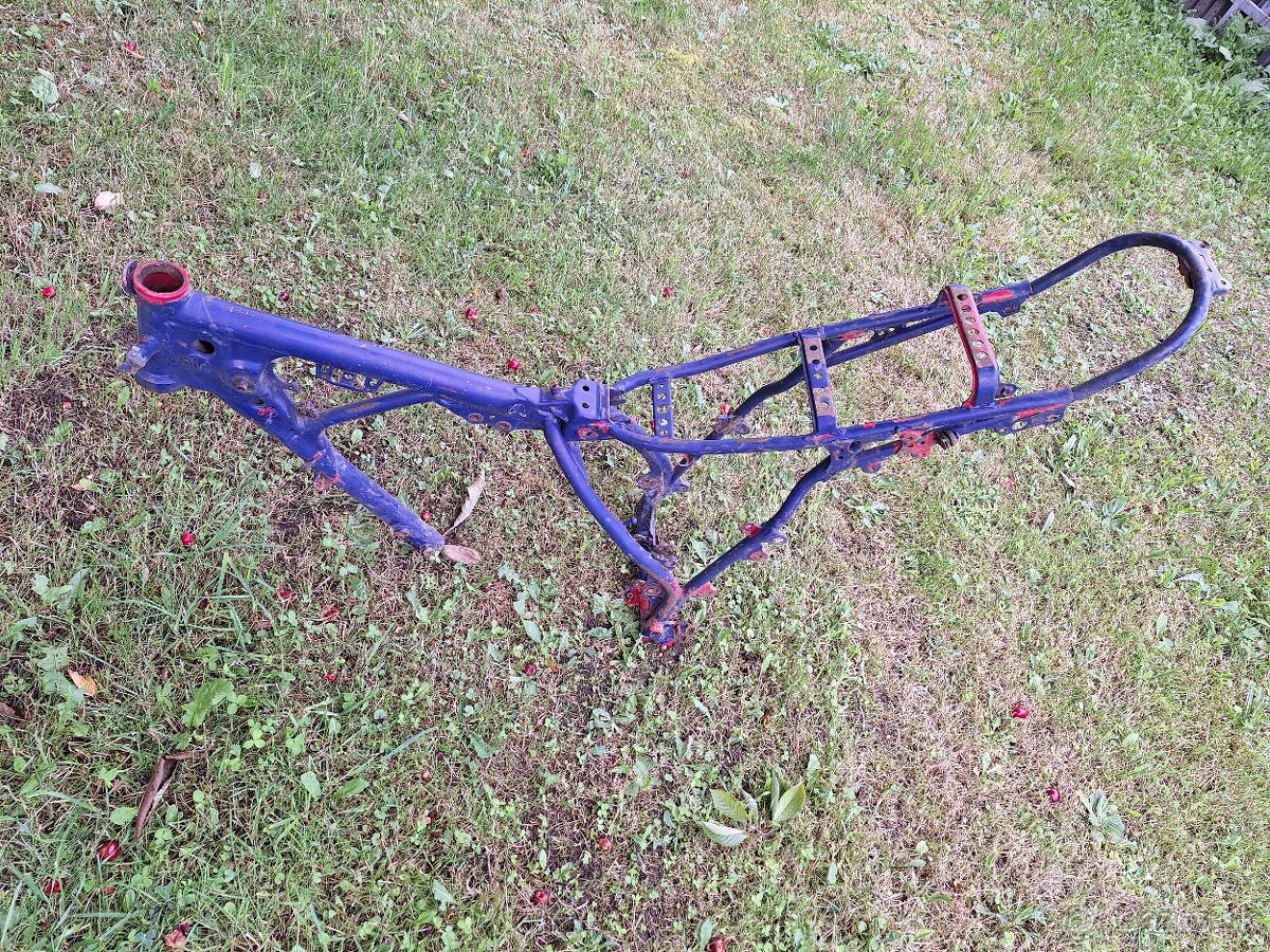 KostraYamaha XT 350 - 3