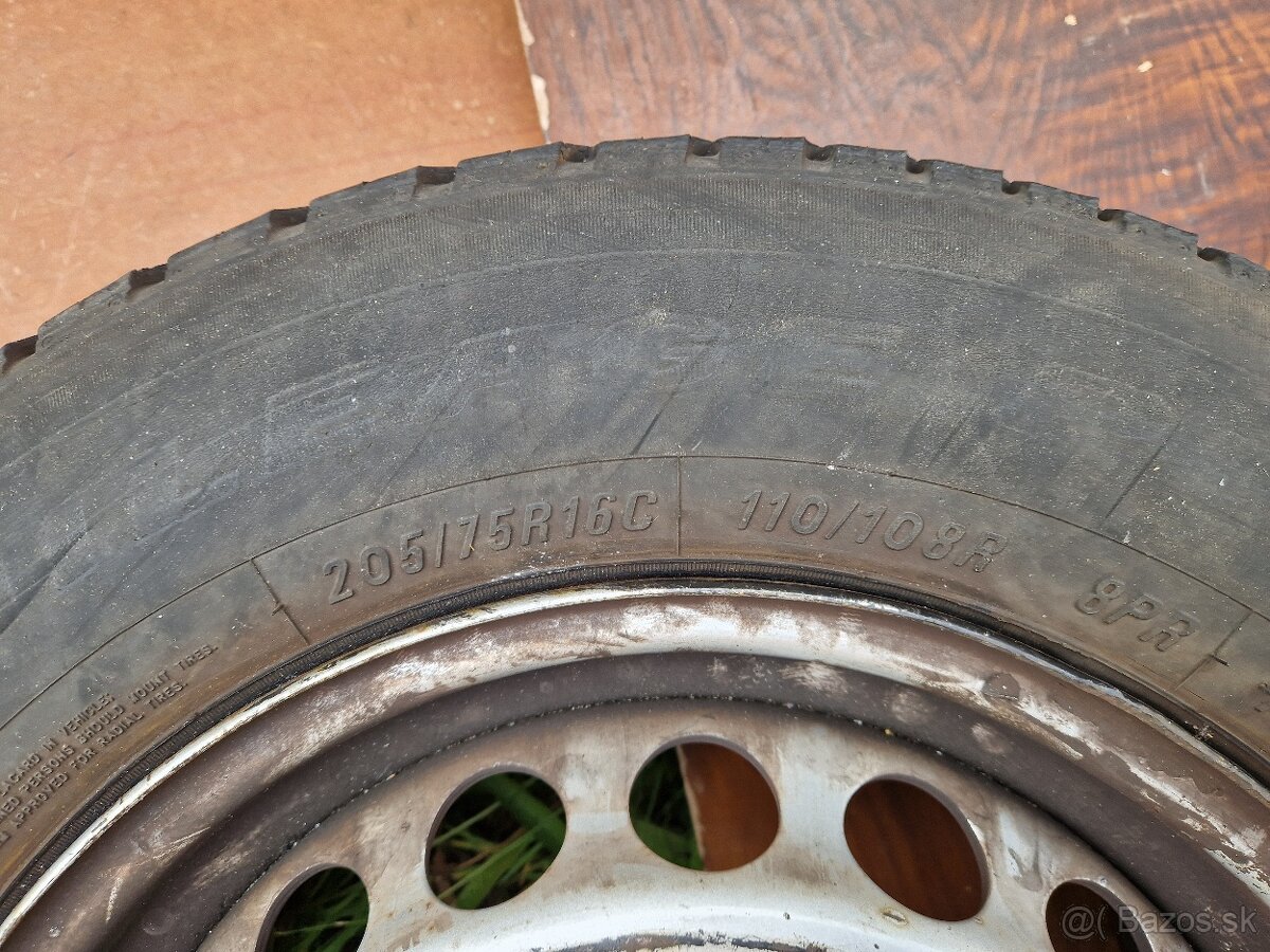 Predám pneumatiky a kolesá 205/75 R16 C 70 psi, 6 1/2Jx16H2 - 3