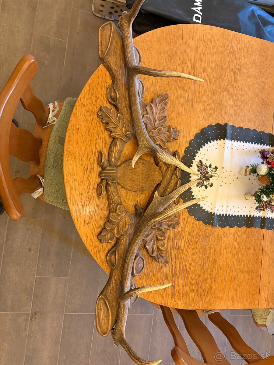 Vešiak z parožia - 3