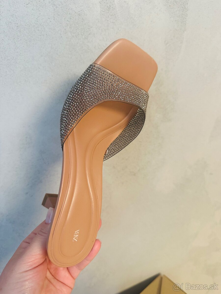 Zara sandale (38-39) - 3