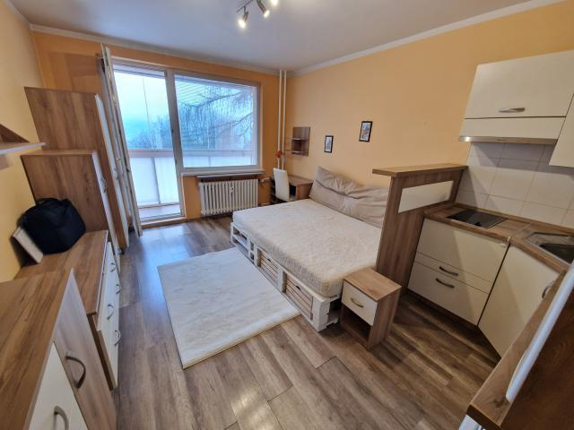 Zariadená garsónka s loggiou, Furča – Zupková ul. - 3